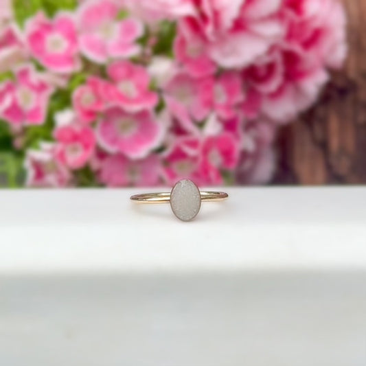 Dainty Oval